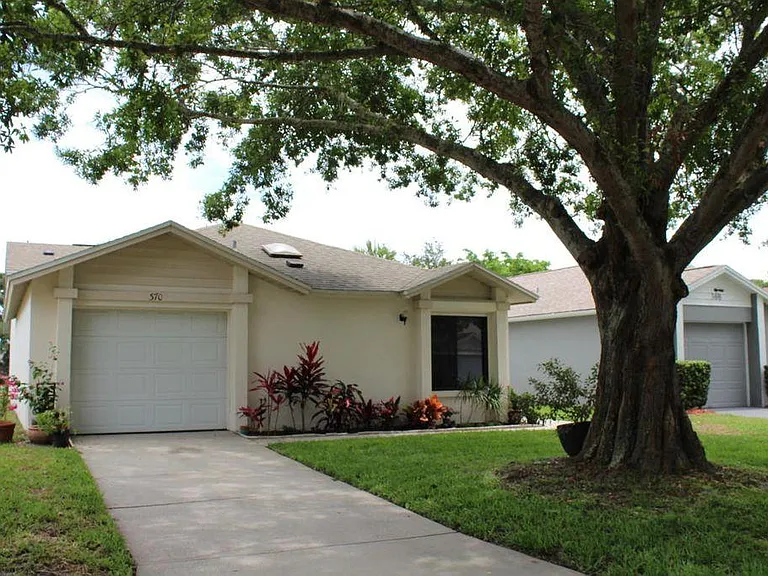 370 Myrtlewood Rd — Photo 1