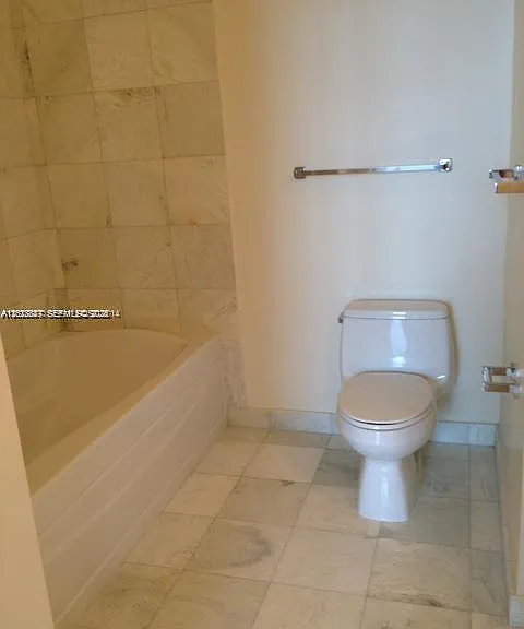 1060 Brickell Ave #2305 — Photo 3