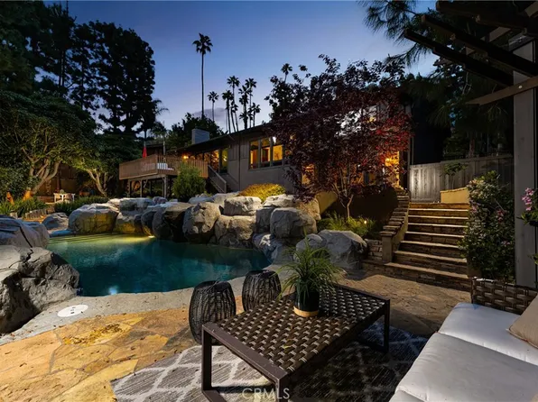 1792 SE Skyline Dr, Santa Ana, CA 92705