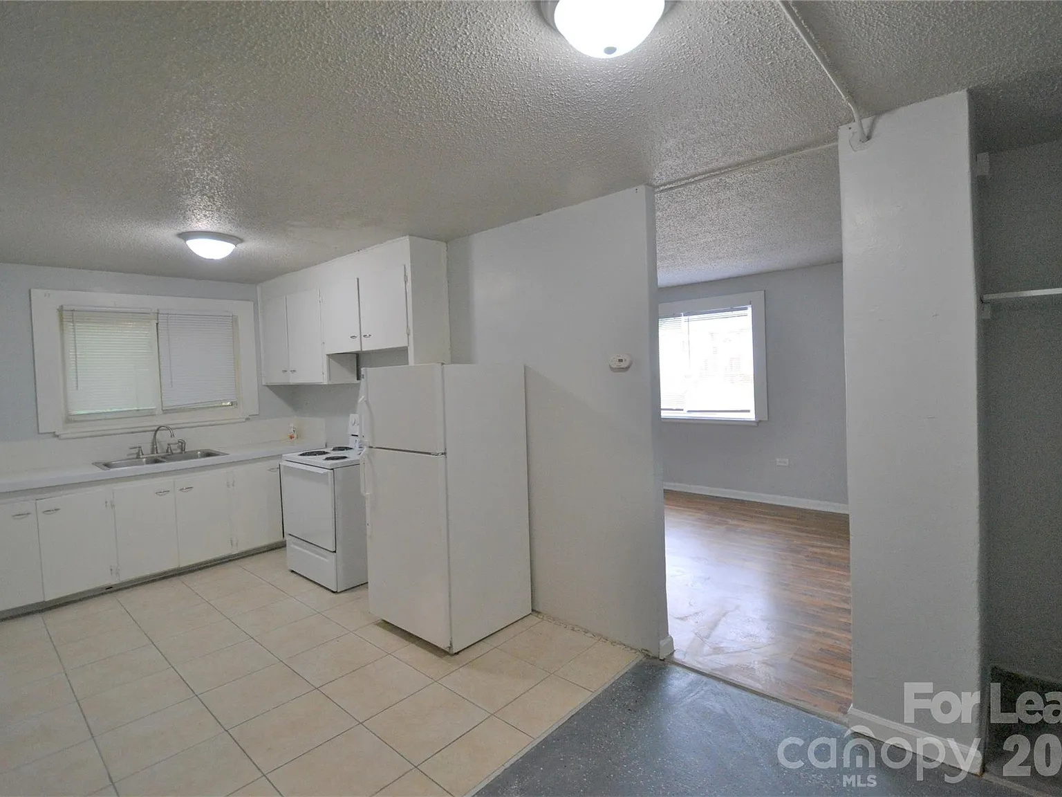1 bed, 1.0 bath, 650 sqft, $875 — Photo 1