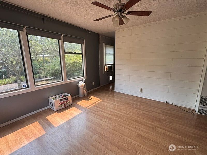 5th image of 3210 S Washington Street