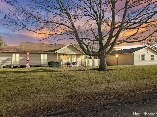 602 Devonshire Ct APT C, McHenry, IL 60050