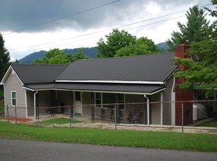 201 Harris St SW, Coeburn, VA 24230