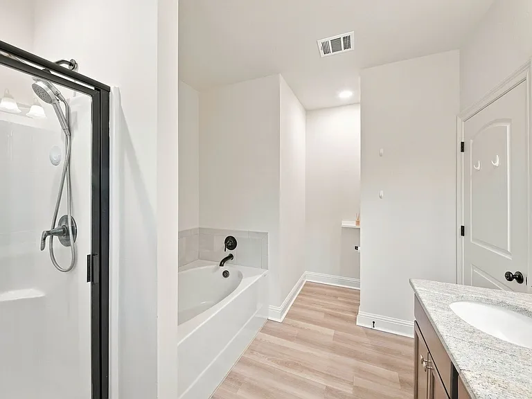 7211 Kenilworth Crossing Ave — Photo 10