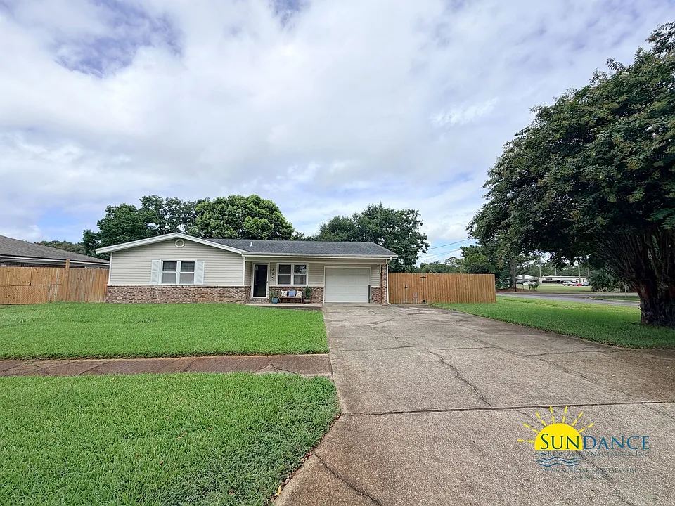 48 Poulton Dr