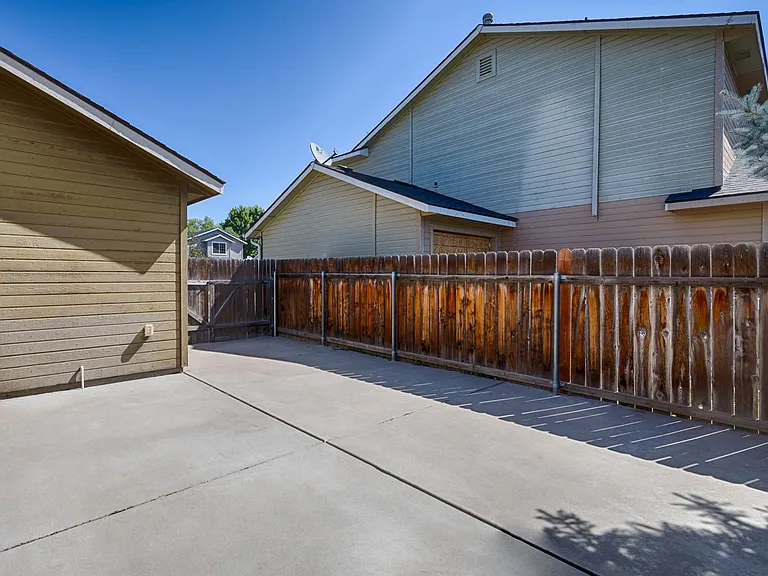 637 E Blue Heron St — Photo 26