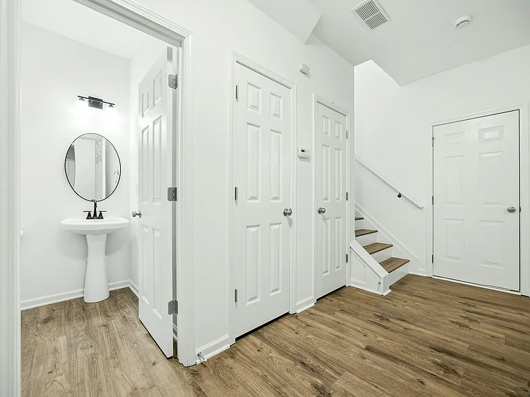 426 Grayson Way — Photo 3