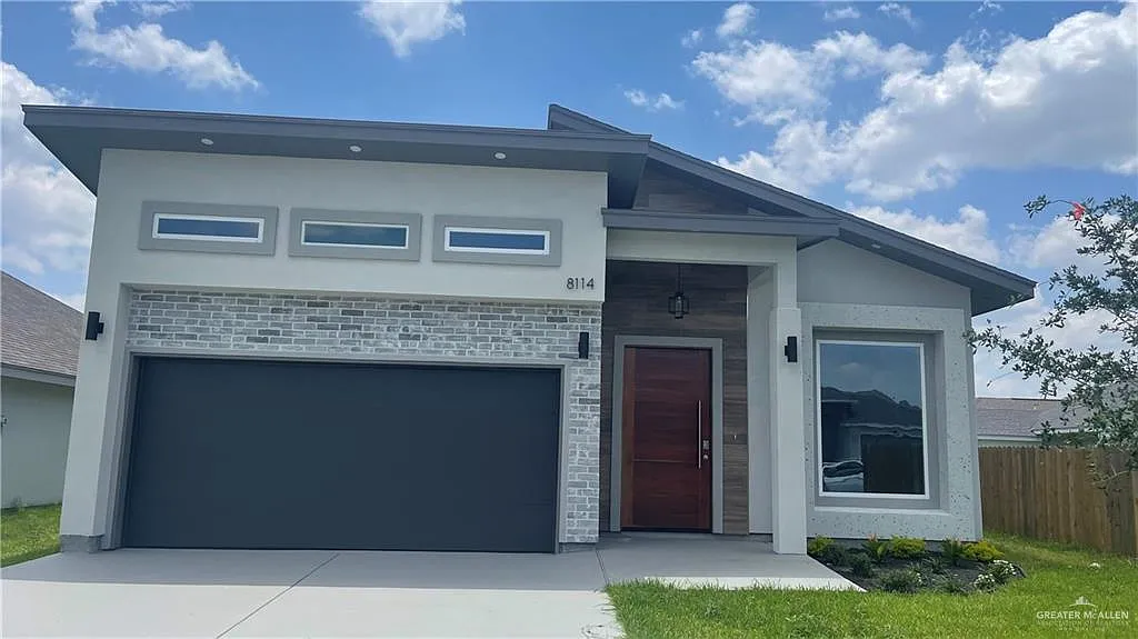 3 bed, 2.5 bath, 1748 sqft, $2,600 — Photo 1