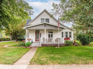17 8th St, Woodbine, IA 51579