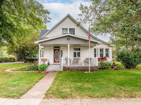 17 8th St, Woodbine, IA 51579