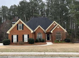 7524 Greens Mill Dr, Loganville, GA 30052