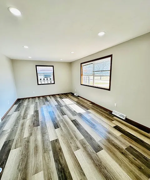 1038 E Northwood Dr — Photo 5