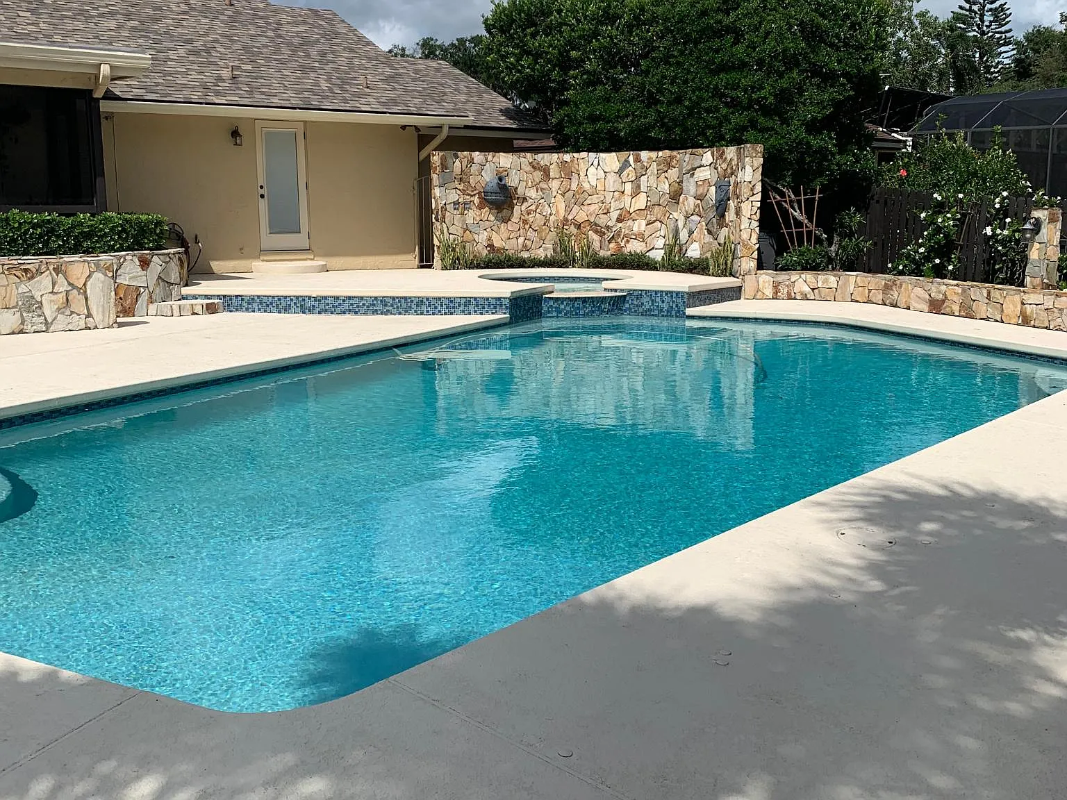 4 bed, 3000 sqft, $5,975 — Photo 3