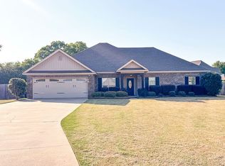 1516 Rushmore Dr, Deatsville, AL 36022