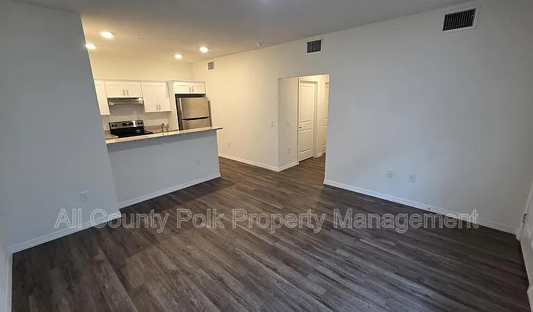 915 Ariana Apartment Community — Photo 14