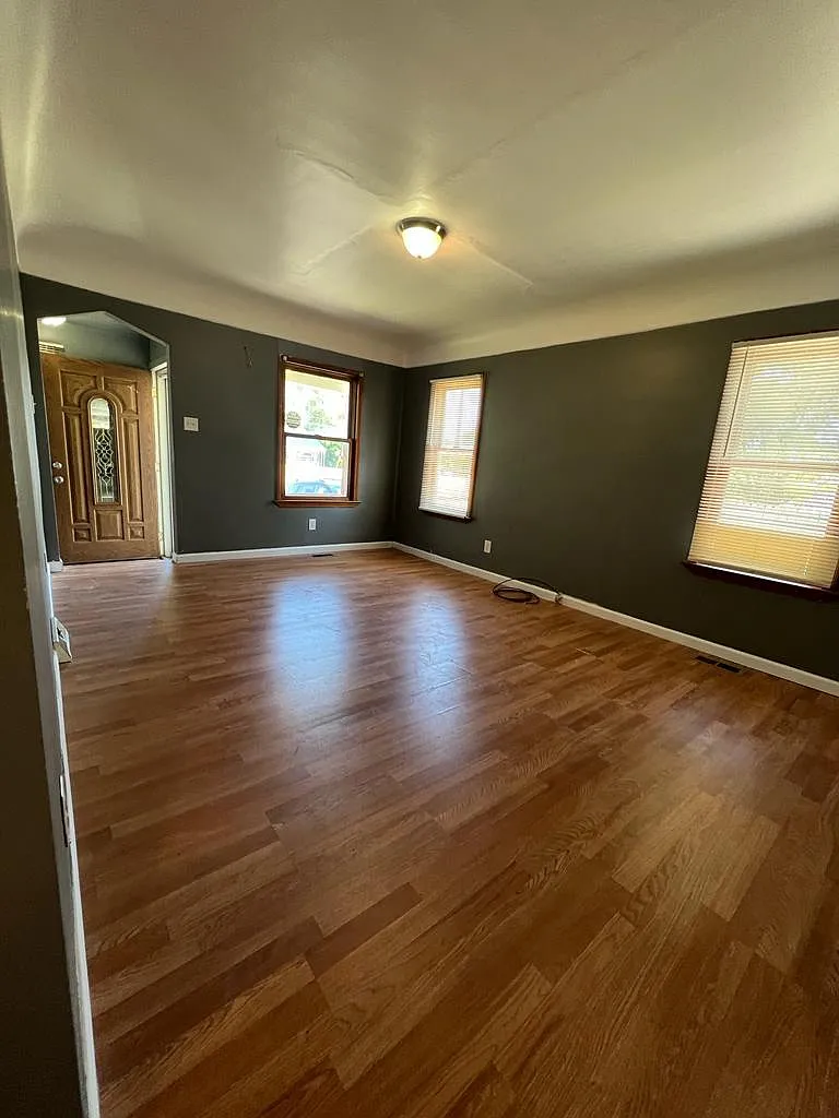 4 bed, 1300 sqft, $1,650 — Photo 3