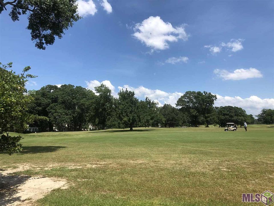 2nd image of 942 Country Club Dr