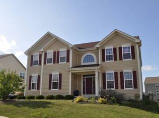 584 Limerick Dr, Elgin, IL 60124