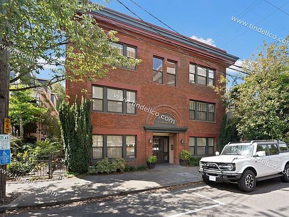 2nd image of 2076 NW Johnson St APT 201