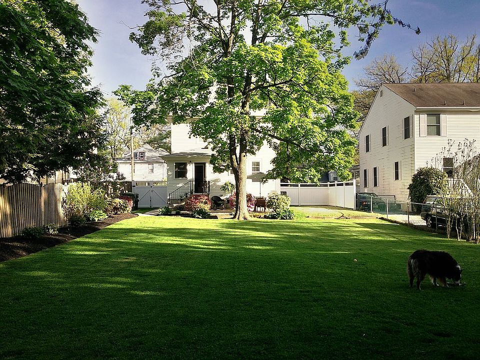 2nd image of 34 Columbia Ave