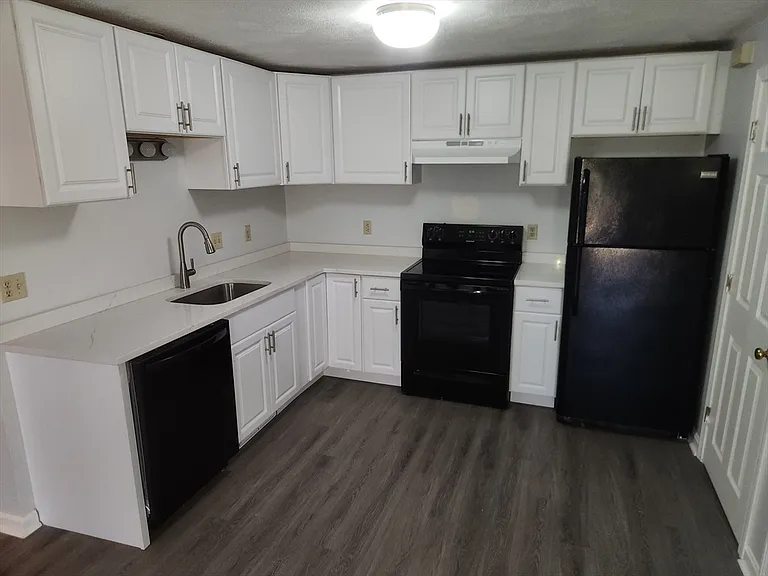 448 Mount Hope St #2 — Photo 2