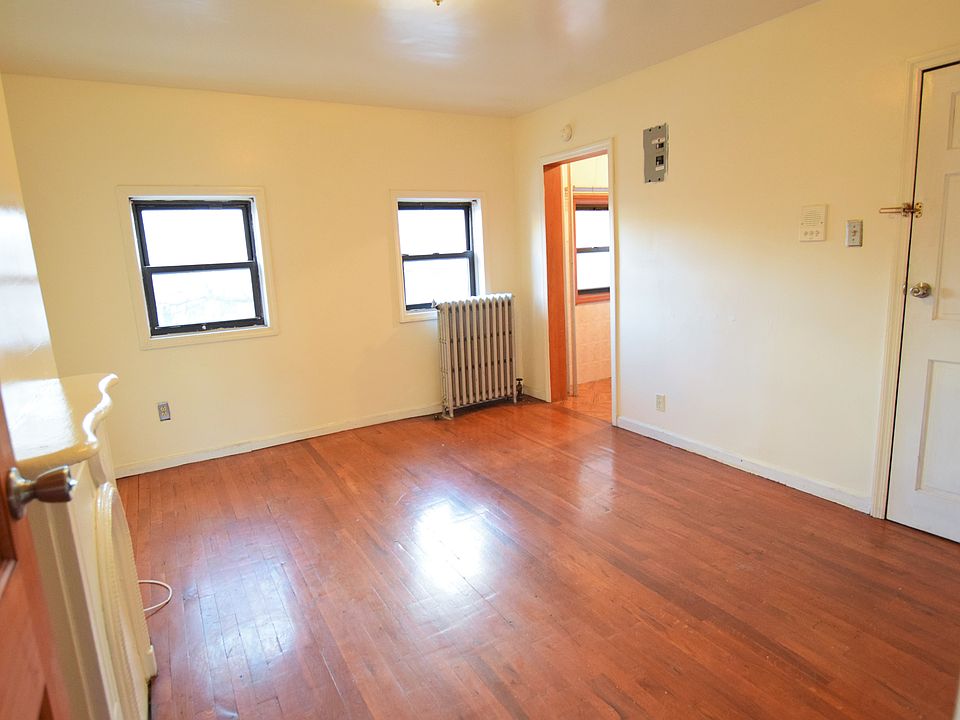 1st image of 225 Madison St #Rr