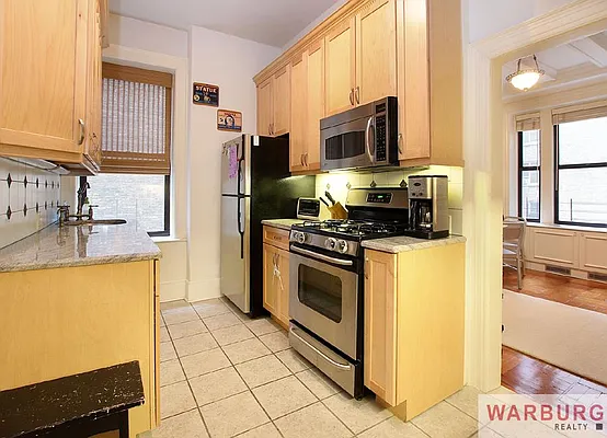 Sold by Warburg | media 25