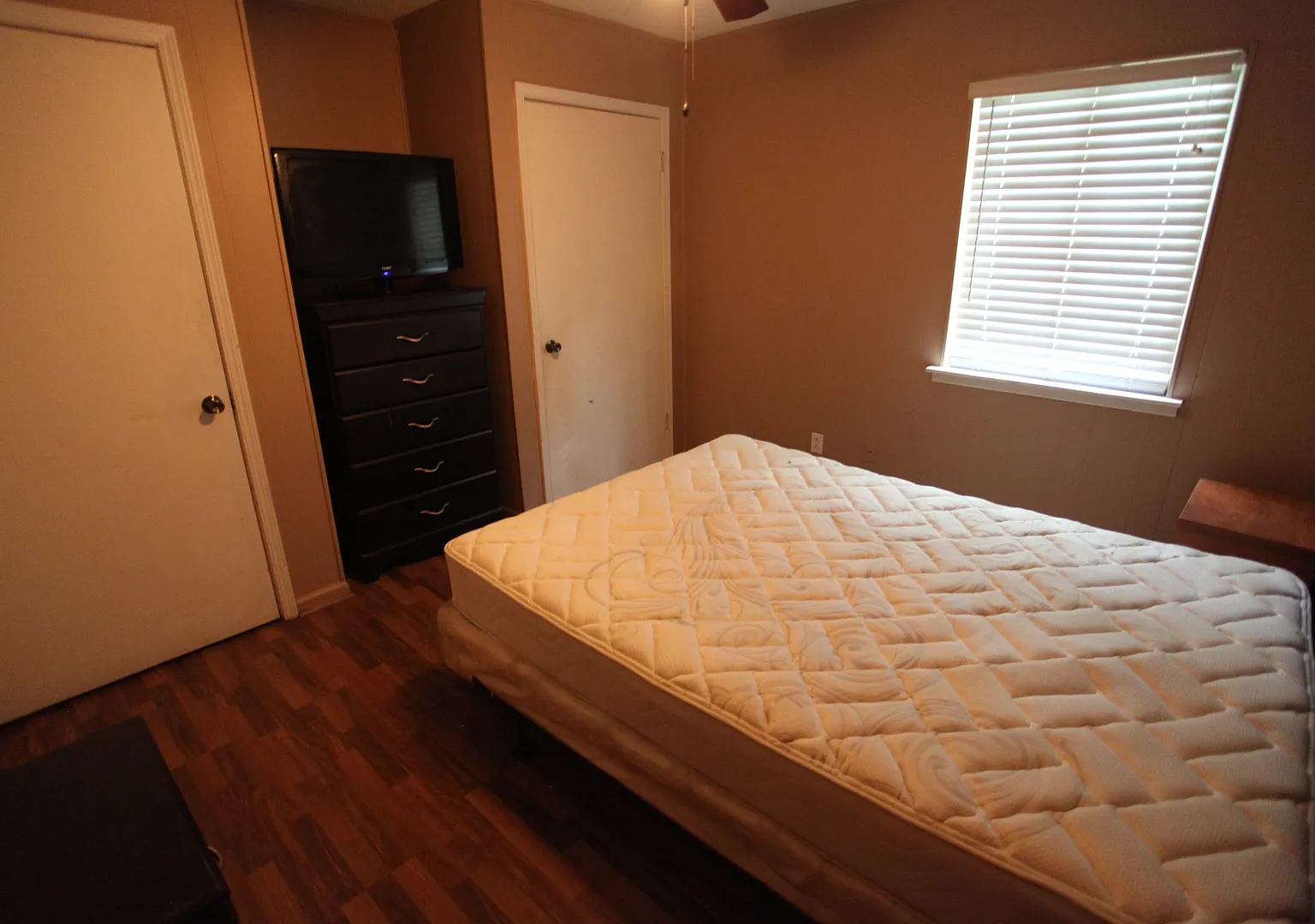 Ross Point Apartments — Photo 4