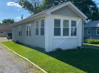 1004 N Weinbach Ave, Evansville, IN 47711