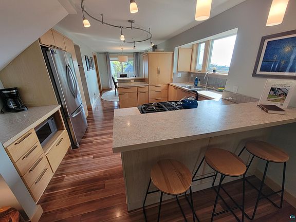 5th image of 116 W 2nd Ave