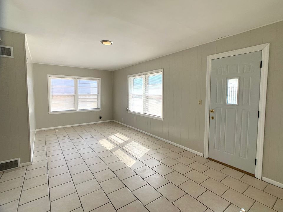 1st image of 1610 5th Ave APT C