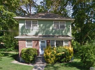 28 Warner Ln, Ronkonkoma, NY 11779