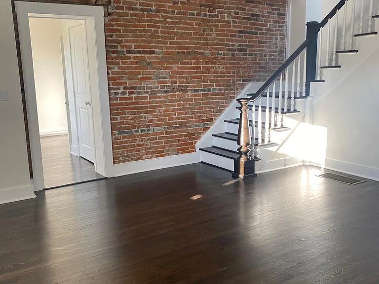 417 Oak St — Photo 3