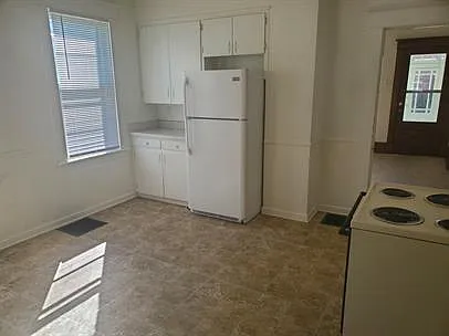 383 Maple Ave — Photo 7