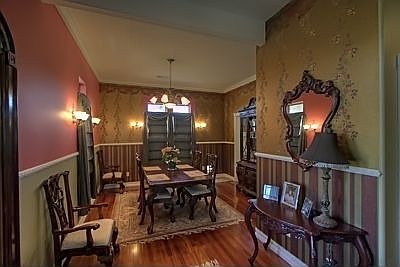 All 10' ceilings on lower level