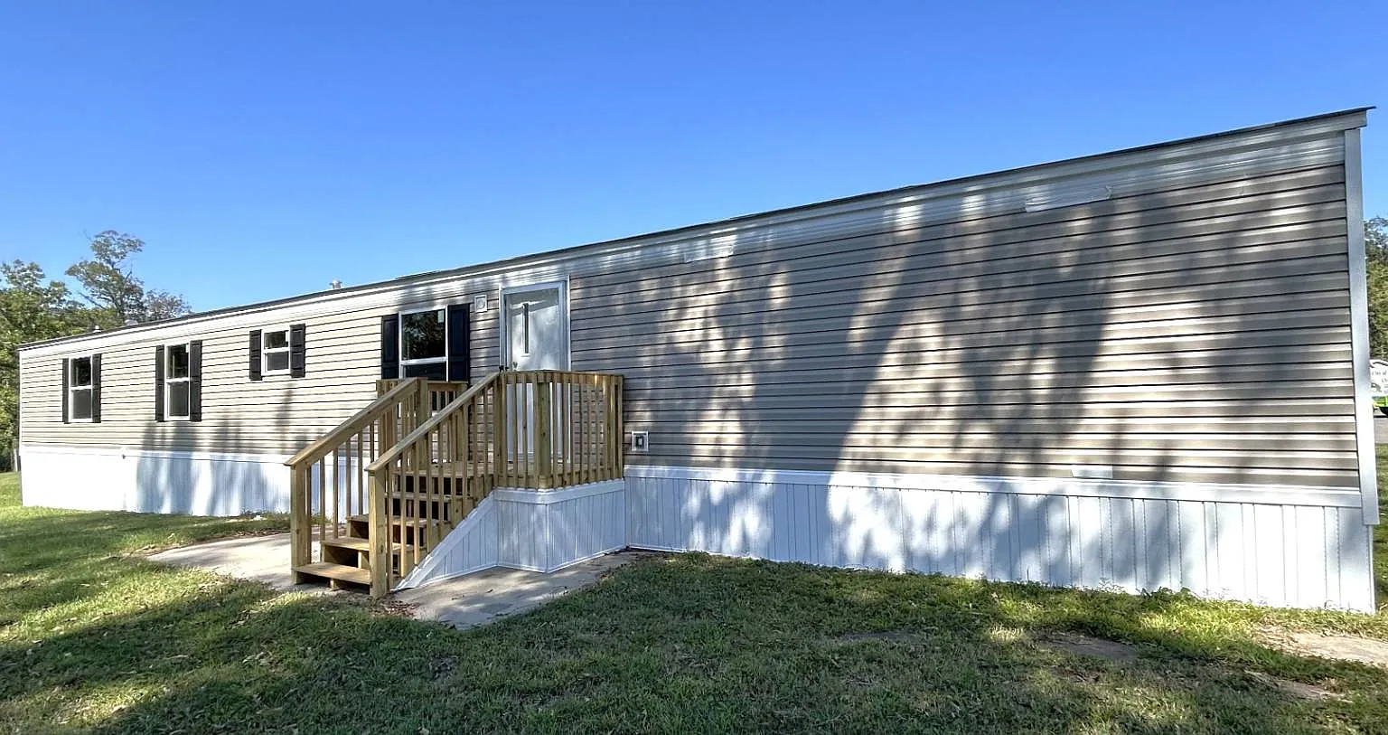 3 bed, 2.0 bath, 1140 sqft, $1,100 — Photo 1