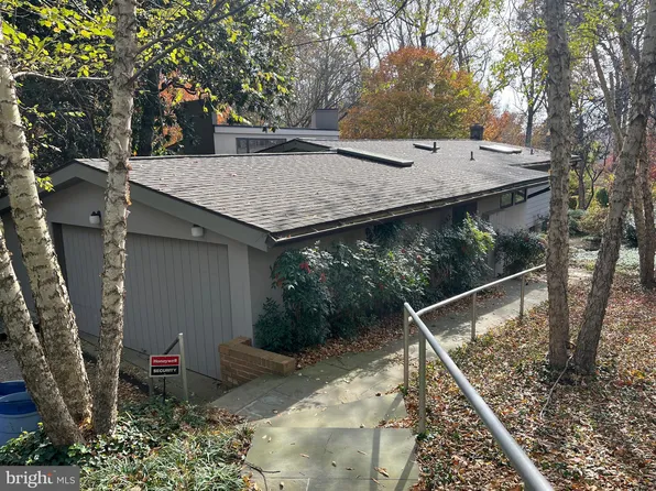 5651 Bent Branch Rd, Bethesda, MD 20816