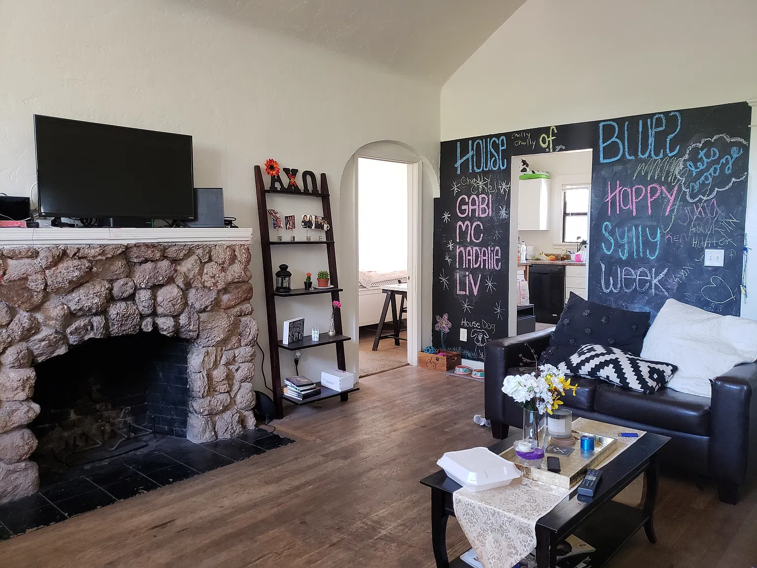 4 bed, $2,640 — Photo 4