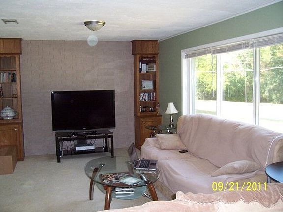 5th image of 608 E Lamar St