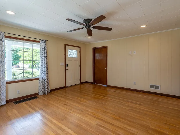 1306 E Chilhowie Ave — Photo 9