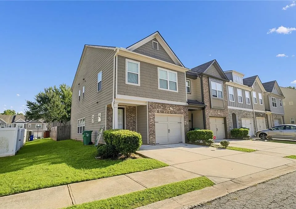 4933 Longview Walk