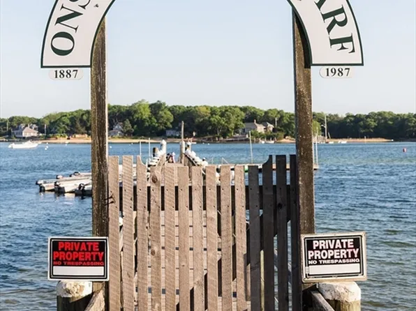 9 Dresden Ave, Wareham, MA 02571