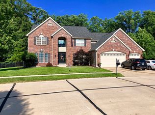 718 Hesemann Ridge Ct, Ballwin, MO 63021