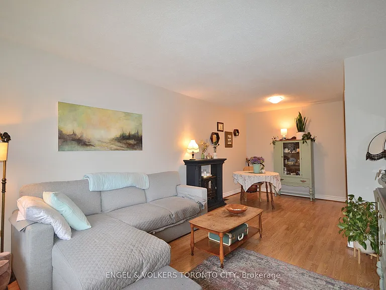 158 Cherrywood Dr #UPPER — Photo 25
