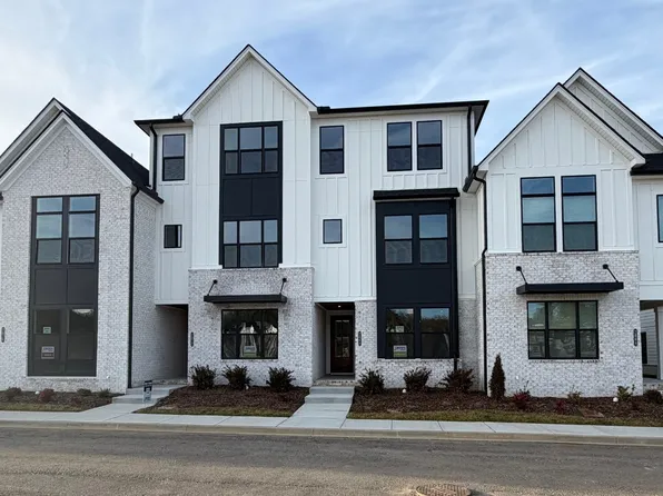 2068 Conductor Ln, Thompsons Station, TN 37179