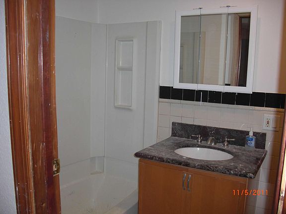 5th image of 168 Hillcrest Dr #A