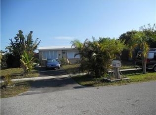 448 Shawnee Ln, Lake Worth, FL 33462