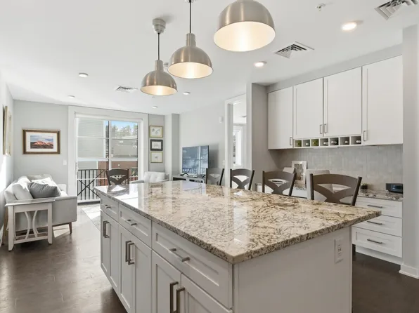 51 Elm Street #207, Laconia, NH 03246