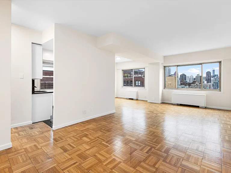 401 E 86th St #18B — Photo 3