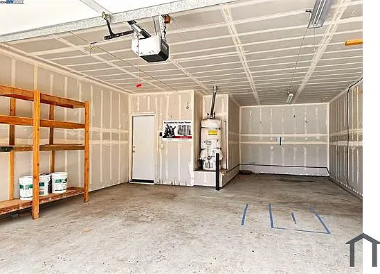 821 Tulare Dr — Photo 24